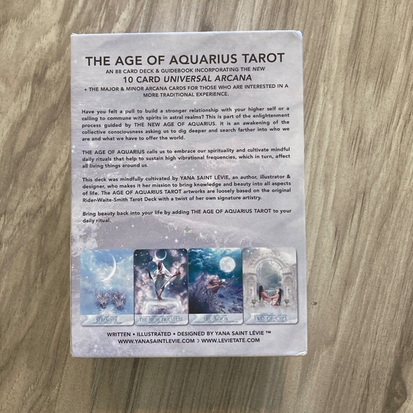The Age of Aquarius Tarot by Yana Saint Levie - Picture 9 of 15